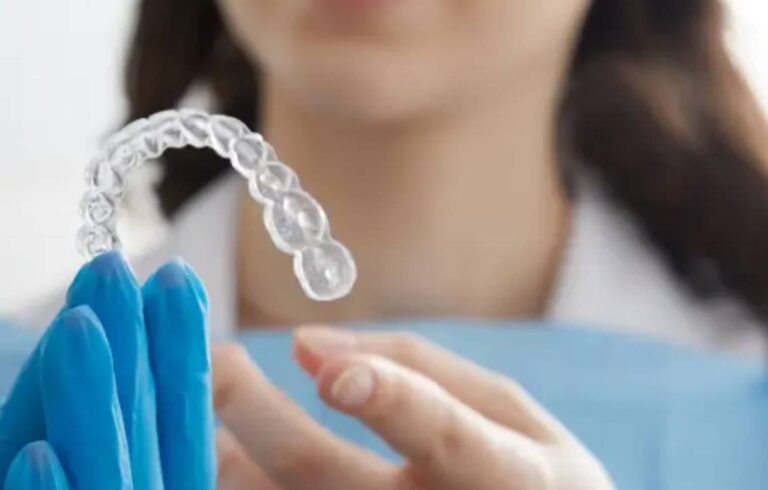 Invisalign vs. Metal Braces: Which is Best for Your Forest Hills Lifestyle?